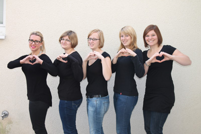 Organisieren Gottesdienste an ungewöhnlichen Orten: (v.l.: die Studentinnen Katarina Topalovic, Bettina Aust, Barbara Grösbrink, Judith Köffer und Lisa Höppener von der katholischen Fachhochschule.